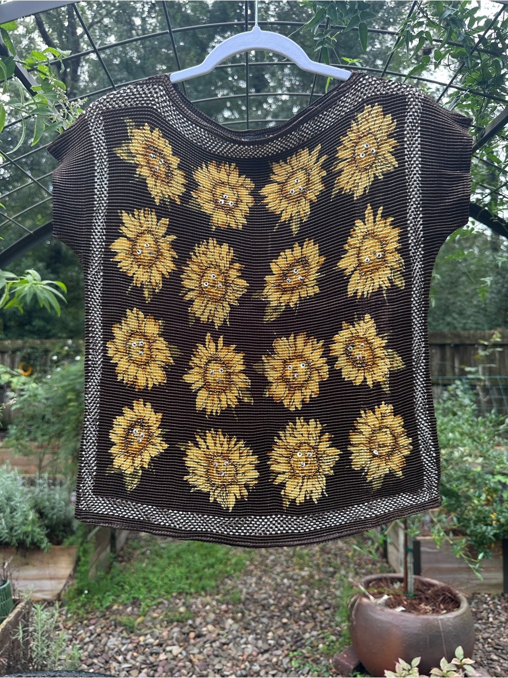 🌻 Vintage Sunflower Top